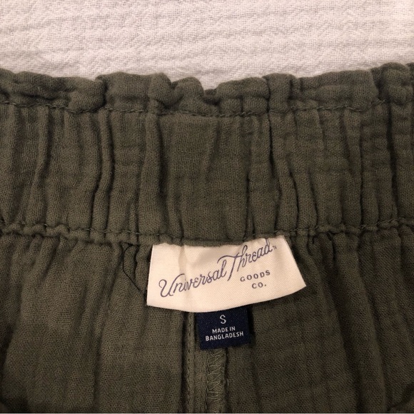 Universal Thread Shorts - Picture 2 of 6